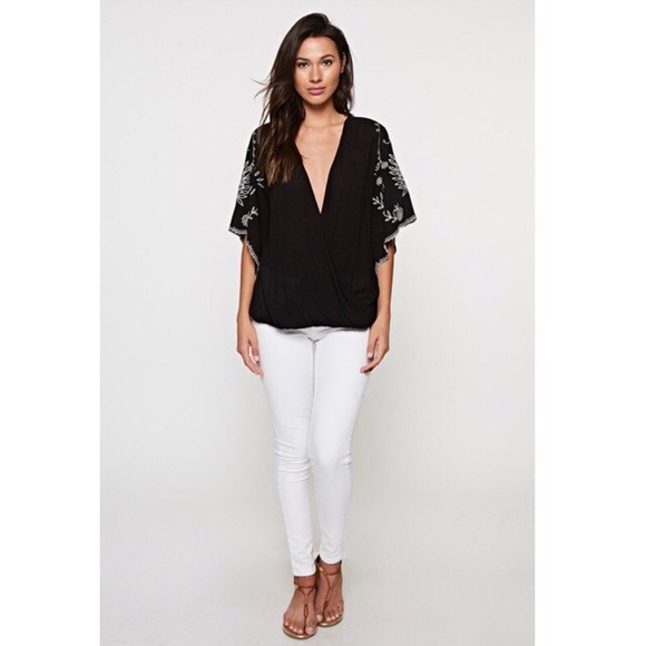 Last 1! 🌟Wrap Front Top - Picture 7 of 7